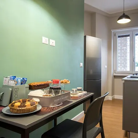 Raven Color Affittacamere 4*