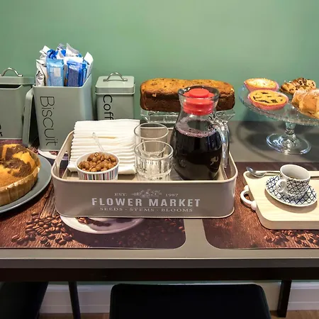 Raven Color Affittacamere Roma